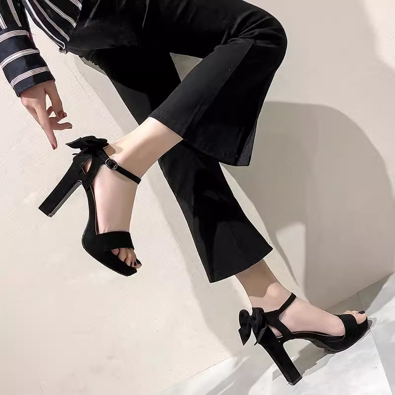 Sandale Bow Knot s T-strap, kopča, okrugla nosnica, debela platforma