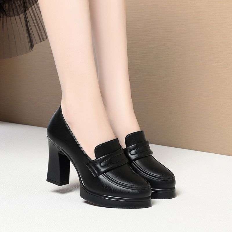 Női bőr cipő, kerek orrú, felsőrész több anyagból, slip-on zárás, középmagas felsőrész, extrém magas sarkú több mint 8 cm