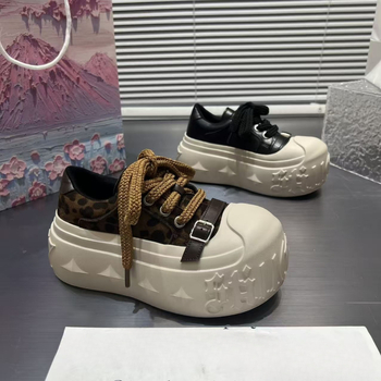 Loafers cu creștere de 8 cm, talpă groasă pe platformă, partea superioară din PU, vârf drept, închidere Velcro