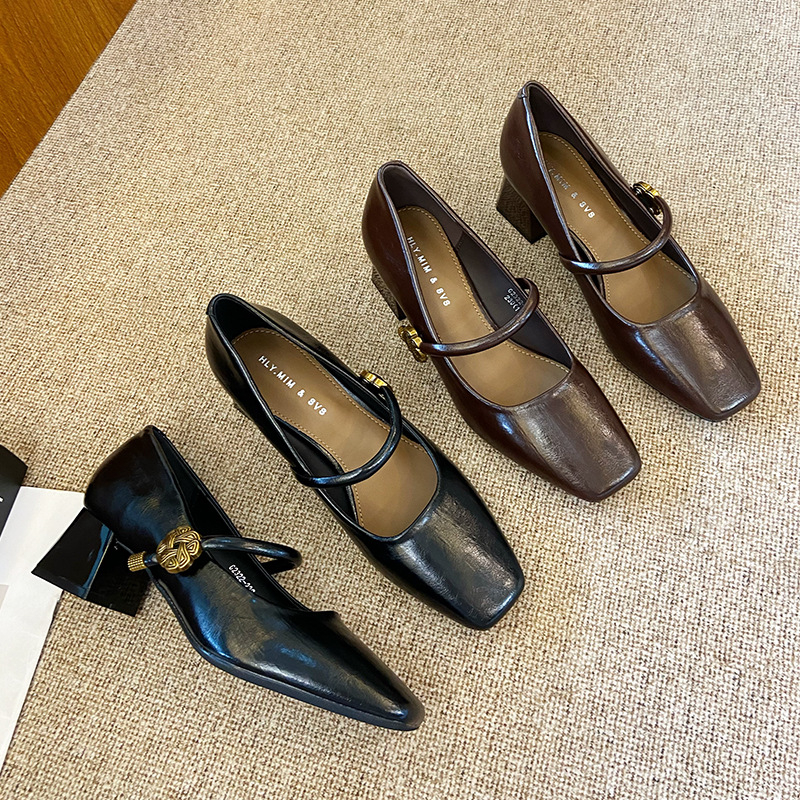 G2322-220 Pantofi Mary Jane pentru femei, toc mediu gros 3–6 cm, vârf pătrat, din super fiber, închidere cu cataramă pe o singură curea, talpă din cauciuc