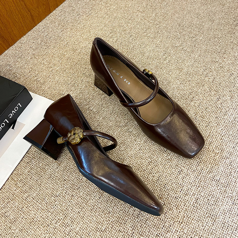 G2322-220 Pantofi Mary Jane pentru femei, toc mediu gros 3–6 cm, vârf pătrat, din super fiber, închidere cu cataramă pe o singură curea, talpă din cauciuc