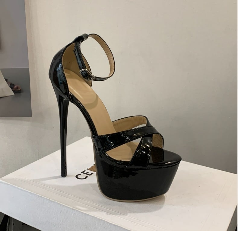Sandale s patent kožom, otvoreni prst, kopča u jednom redu, štikla iznad 8 cm, gumeni đon, ljeto 2025