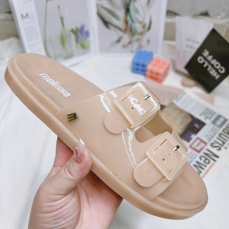Plažne jelly papuče s leopard printom i kvadratnom kopčom; PVC gornji dio i đon; brzo sušenje, vodootporne