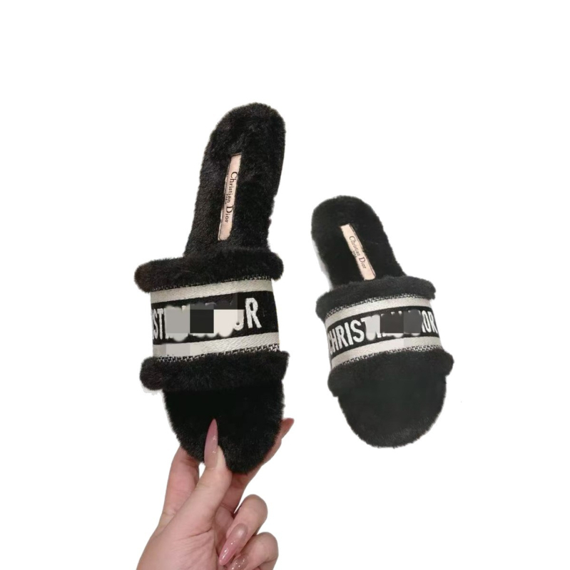 Papuci de casă pufoși pentru femei cu broderie litera D, partea superioară din pluș artificial, căptușeală din lână de oaie, talpă din piele microfibră, grosime talpă 0-3 cm