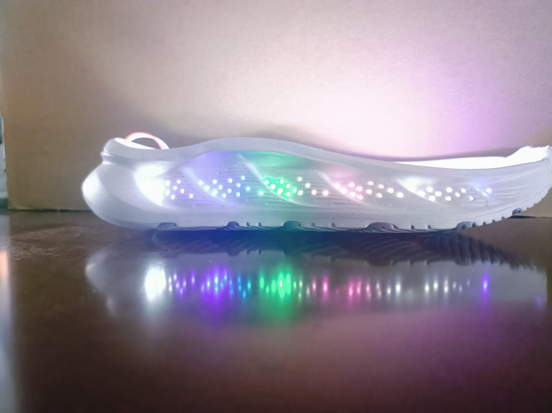 Starlight potplat s dizajnom zvjezdanog neba, optička vlakna, svjetleće kolone, guma, punjiva vibracija