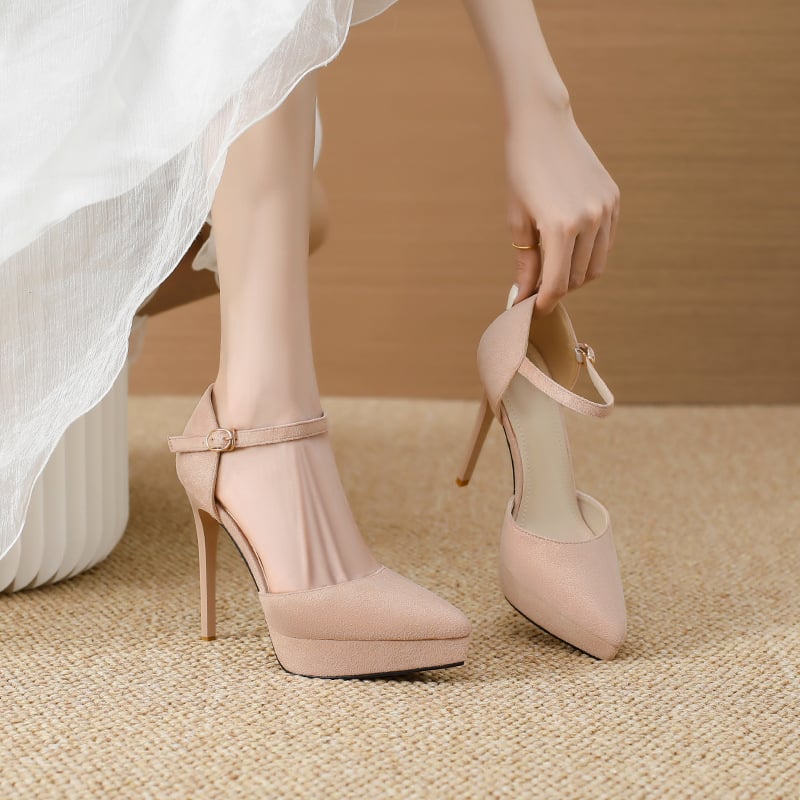 Velúr magassarkú cipő hegyes orrú, platforma 12 cm, vékony sarkú, csattos zárás, gumitalp