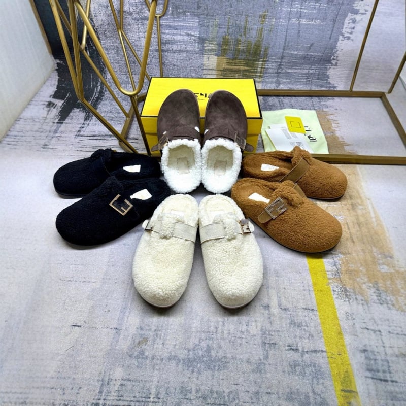 Papuci de casă pentru femei cu talpă groasă care mărește înălțimea, upper din piele întoarsă, interior din lână de miel, talpă din cauciuc, platformă 11 cm+ — Iarna 2023