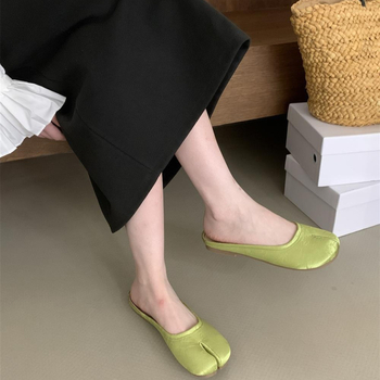 Ženske satenske papuče s podijeljenim prstom, korejski stil, gumeni potplat, unutarnja podstava od korteksa