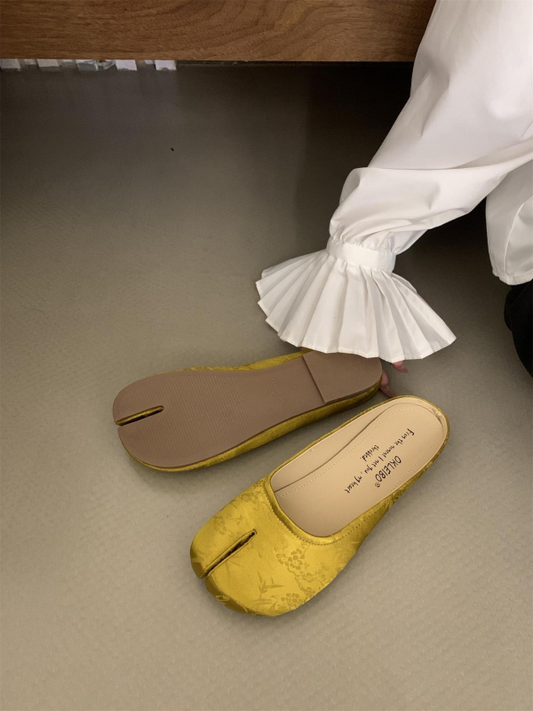 Ženske satenske papuče s podijeljenim prstom, korejski stil, gumeni potplat, unutarnja podstava od korteksa