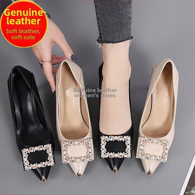 Дамски обувки от първи слой телешка кожа с rhinestone детайли, нисък ток (<3 см), гумена подметка, подплата от първи слой свинска кожа