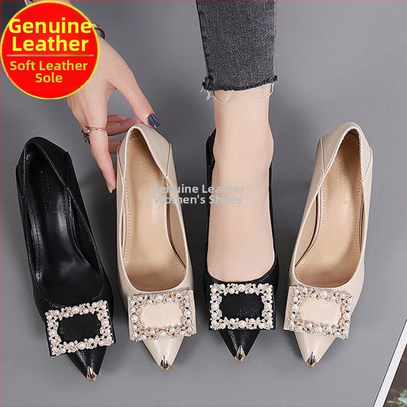 Дамски обувки от първи слой телешка кожа с rhinestone детайли, нисък ток (<3 см), гумена подметка, подплата от първи слой свинска кожа