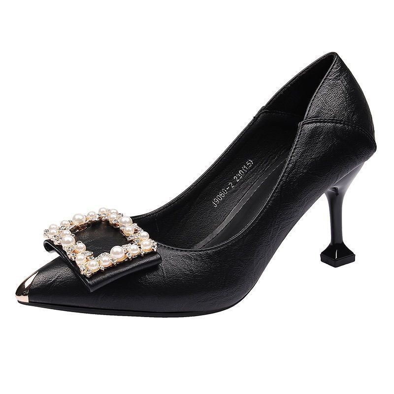 Дамски обувки от първи слой телешка кожа с rhinestone детайли, нисък ток (<3 см), гумена подметка, подплата от първи слой свинска кожа