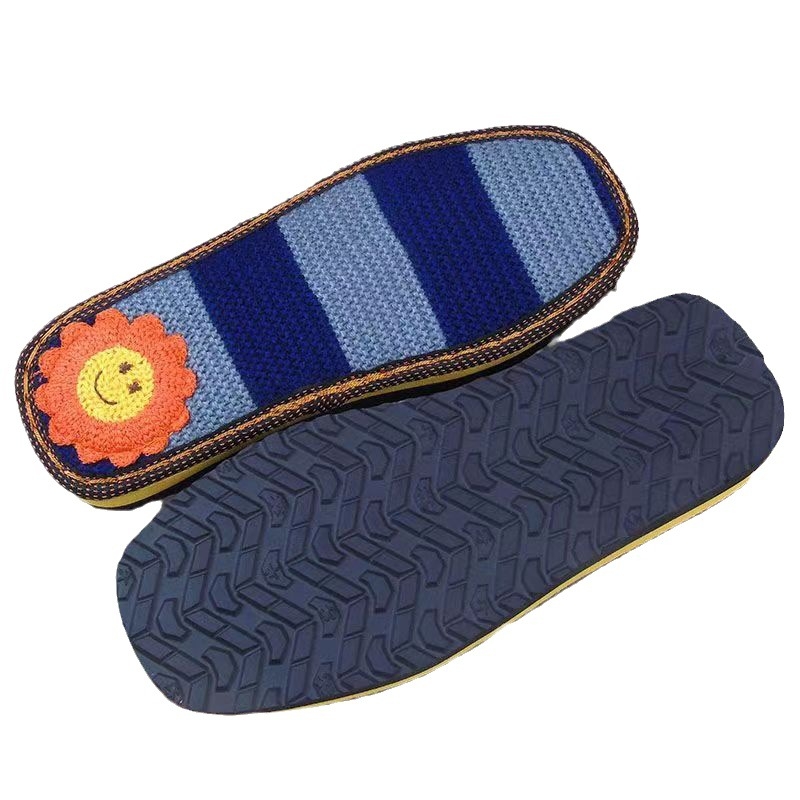 Papuče ručno pletene, s protukliznom, otporne na habanje, kukičanom podlogom i vezom (Model 454545487)