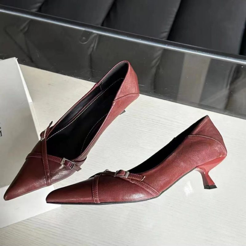 Elegantne Mary Jane ravne cipele s gornjim dijelom od mikrovlaknaste kože, niski pet do 3 cm, srednji oblik petu