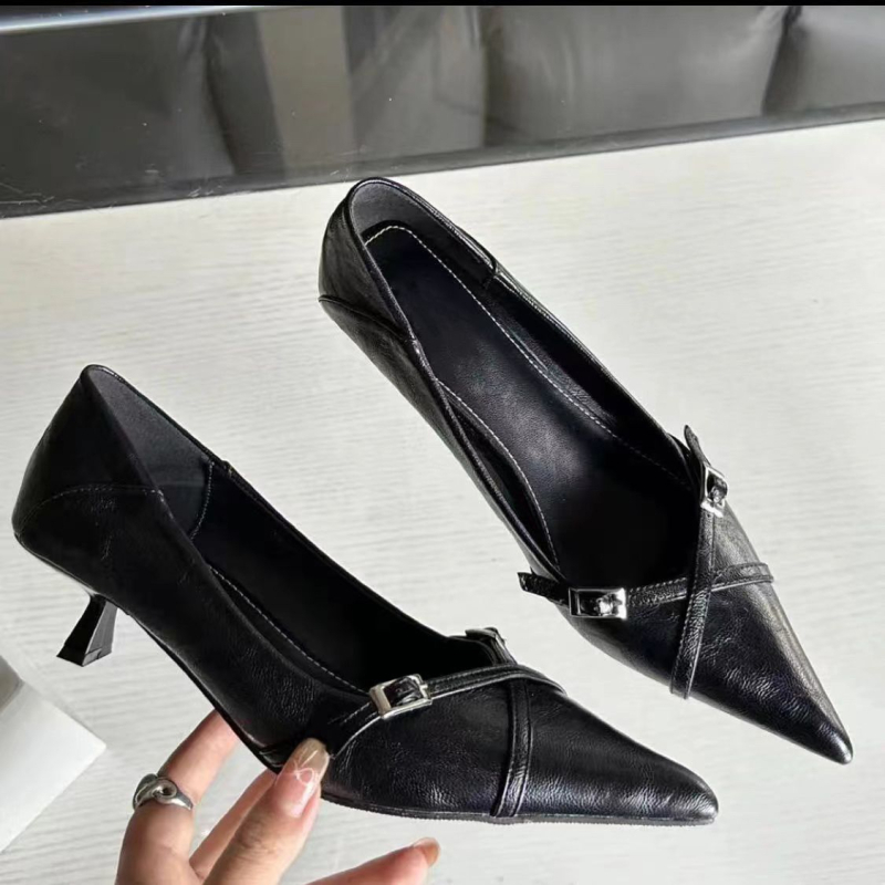 Elegantne Mary Jane ravne cipele s gornjim dijelom od mikrovlaknaste kože, niski pet do 3 cm, srednji oblik petu