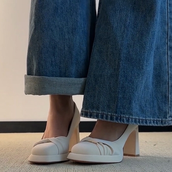 Cipele s visokim potpeticama od PU, kvadratni nos, debeli potpetica, visina potpetice 6–8 cm, slip-on
