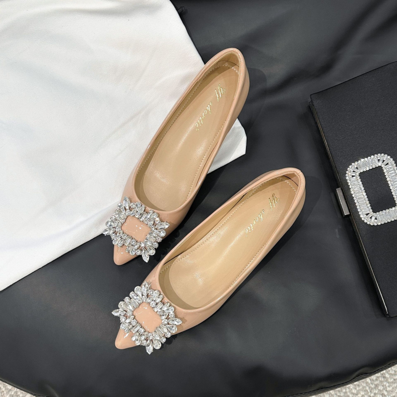 Ženske cipele na visoku petu s rhinestones, oštar vrh, debeli potpetica, niski vamp
