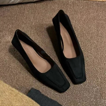 Mary Jane cipele, četvrtasti nos, niski gornji dio, gornji i unutarnji sloj od Super Fiber, PU potplat i PU umetak, srednja peta 3–6 cm
