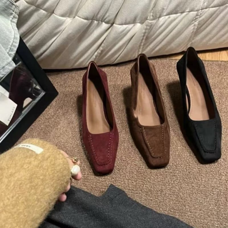 Mary Jane cipele, četvrtasti nos, niski gornji dio, gornji i unutarnji sloj od Super Fiber, PU potplat i PU umetak, srednja peta 3–6 cm