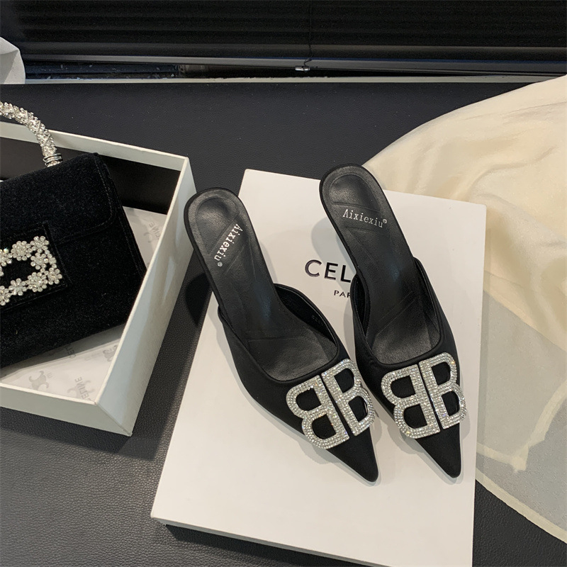 PU мюли за есен 2025 с нисък ток, остър нос, плъзгащо се затваряне, гумена подметка