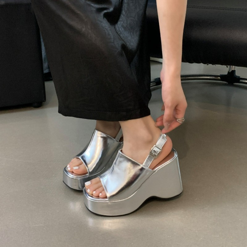 Sandale s usnom ribe, klinasti potpet 10 cm, vodootporna platforma, kopča, gornji materijal: super vlakno, đon: guma