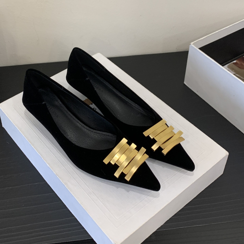 Високи токчета със метална катарама, горна част от суперфибър, подметка от гума, остър нос, котешки ток, нисък ток (<3 см), Есен 2025