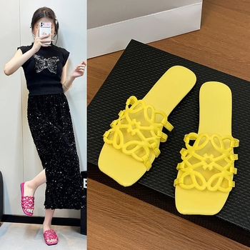 Ženske thong sandale s plastičnim gornjim dijelom, gumeni potplat, unutarnja Cortex, svakodnevna upotreba, debljina potplata 0–3 cm, ljeto 2025 izdanje