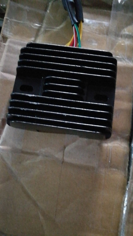 Hongju redresor pentru motor de triciclu, răcire cu apă, regulator de tensiune cu 6 fire, încărcător cu trei fire galbene, model 200