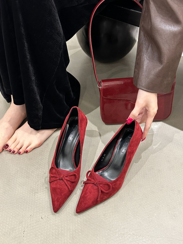 Ženske cipele s oštrim nosom i mašnicom, visokih potpetica, slip-on, 6–8 cm peta