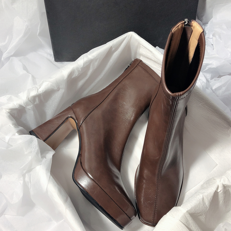 Unisex cipele s niskim potpeticama, stražnji zatvarač, podstava od svinjske kože, otvor 7-11 cm, ljeto