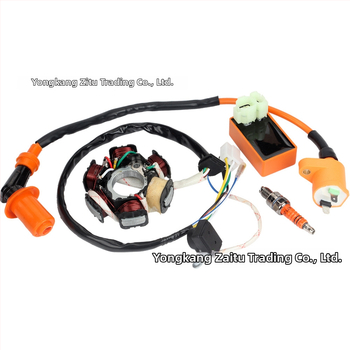 Zapaľovací systém pre skúter GY6 50cc: štartovacia cievka, vysokonapäťová súprava, zapaľovací modul, zapaľovacia sviečka – kompletný set