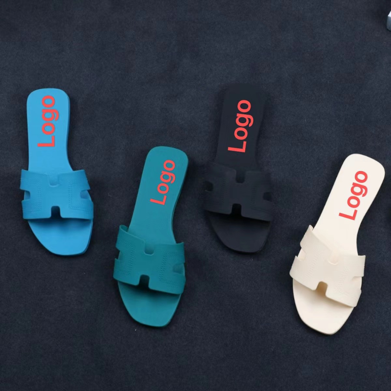 Ženske papuče s PVC gornjim dijelom i PVC đonom, slip-on, ravni đon, ljeto 2024