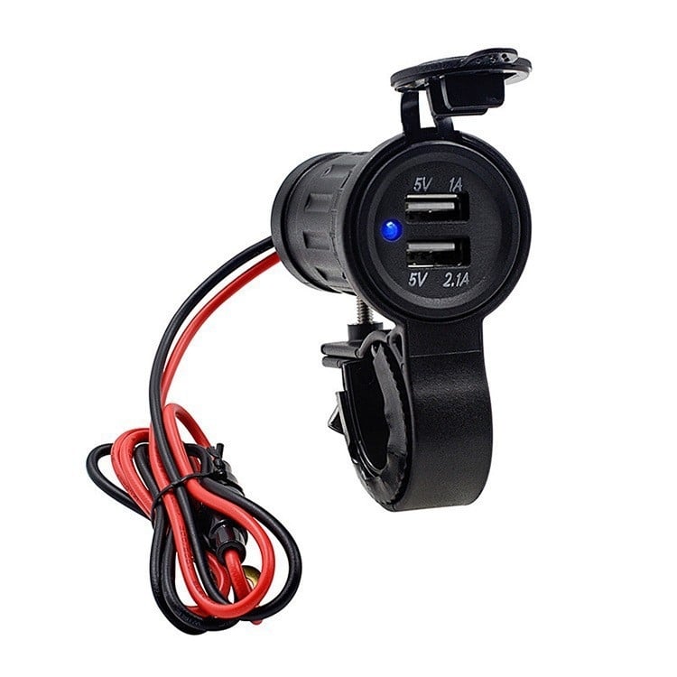 Két USB-s motoros töltő, 12-24V, 3.1A, vízálló, kormányrögzítéses, modell YJ-DS17 + 2013B, feszültségészlelés