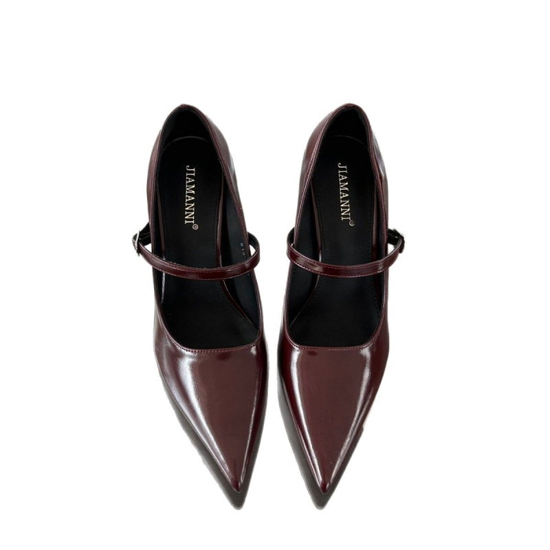 Korejski stil, štikle s oštrim vrhom, niski peta 1–3 cm, gornji materijal od super vlakana