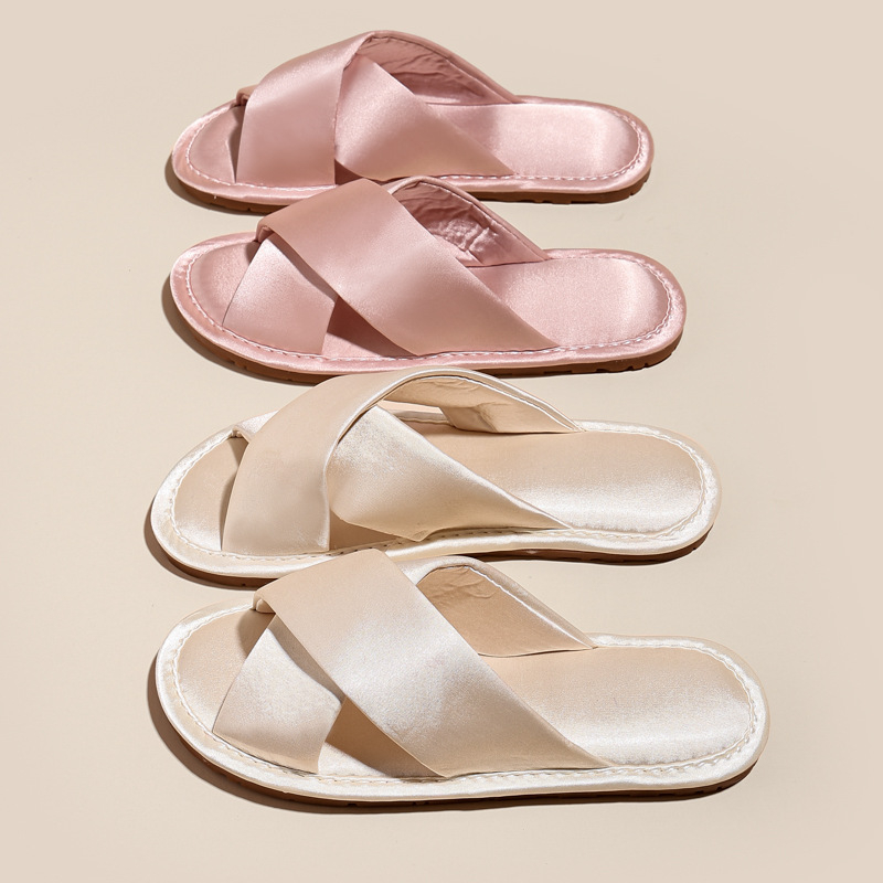 Beltéri papucs - egyszerű stílus, felső rész selyem, talp marha ín, talp technológia: viszkóz, belső használatra