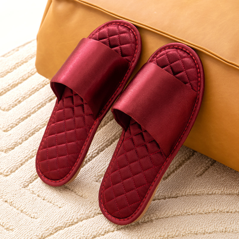 Beltéri papucs - egyszerű stílus, felső rész selyem, talp marha ín, talp technológia: viszkóz, belső használatra