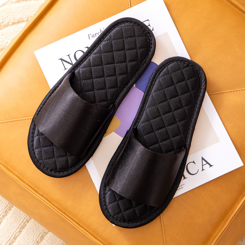 Beltéri papucs - egyszerű stílus, felső rész selyem, talp marha ín, talp technológia: viszkóz, belső használatra