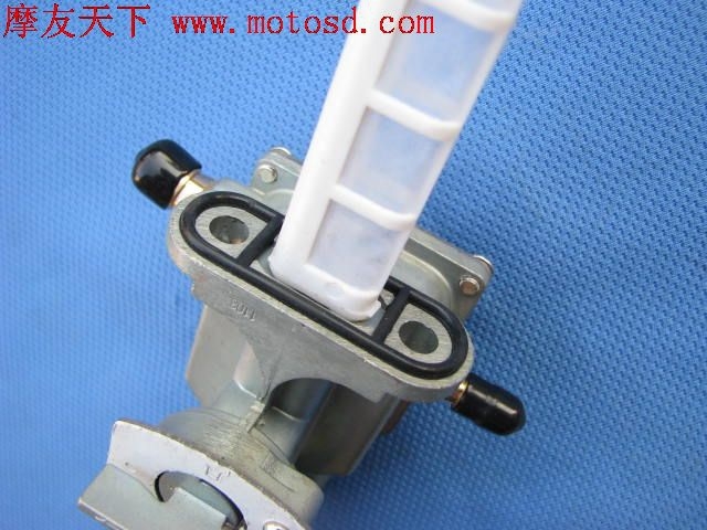 FAI EFI motorkerékpár üzemanyag-lekapcsoló és olaj-gáz szétválasztó, kétcsavaros rögzítéssel (Márka 1, Modell 1)