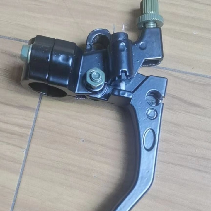 Set poluge kvačila s nosačem zrcala i prekidačem za motocikl FXD125 Chunlan Leopard