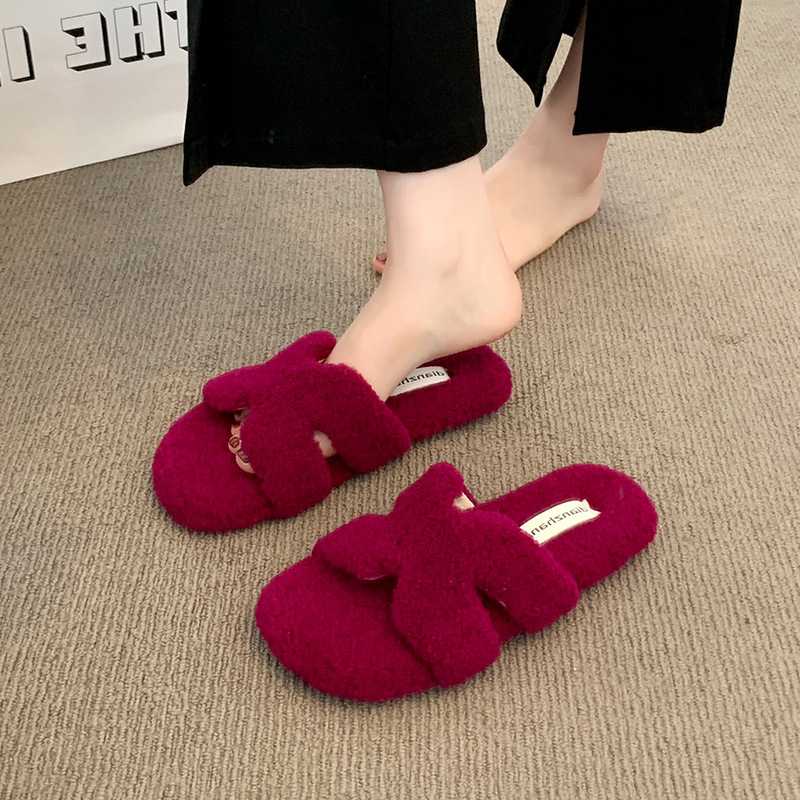 Ženske pliš papuče, slip-on – gornji dio: umjetni pliš, unutrašnjost: tkanina, potplat: guma, zatvaranje: slip-on, ravna podplat