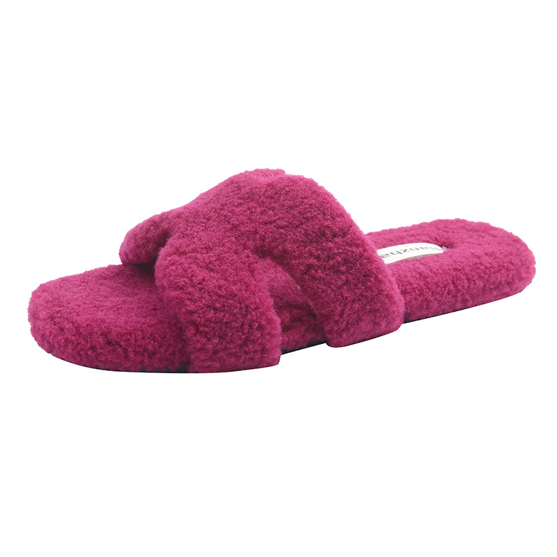 Ženske pliš papuče, slip-on – gornji dio: umjetni pliš, unutrašnjost: tkanina, potplat: guma, zatvaranje: slip-on, ravna podplat