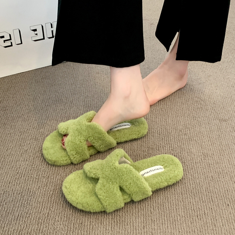 Ženske pliš papuče, slip-on – gornji dio: umjetni pliš, unutrašnjost: tkanina, potplat: guma, zatvaranje: slip-on, ravna podplat
