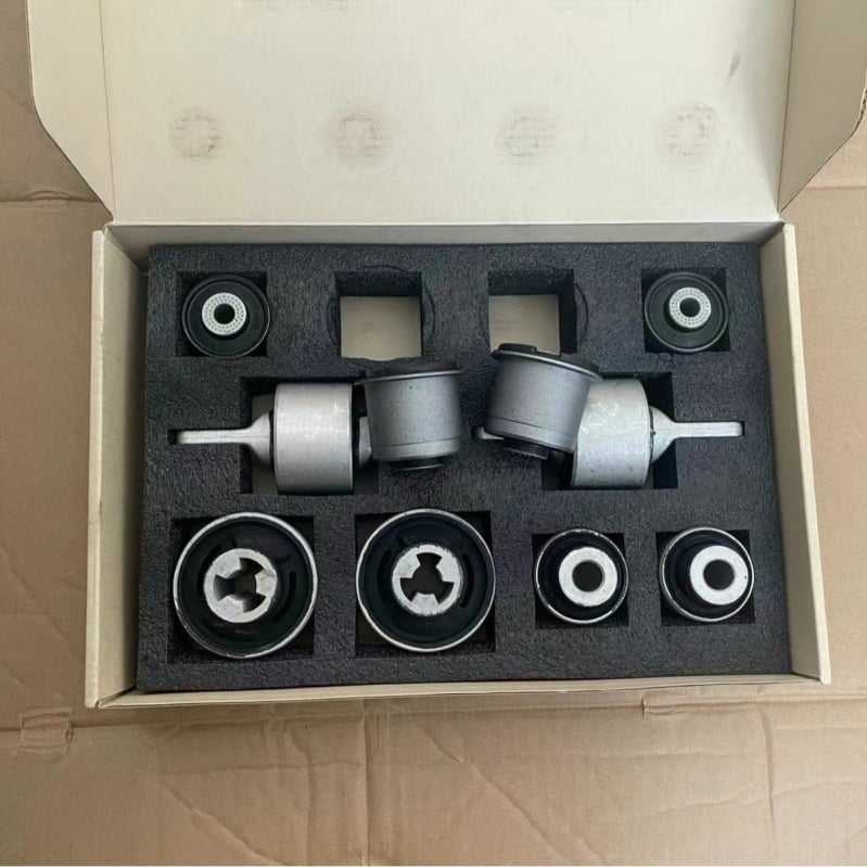 Tesla Model 3/Model Y komplet bushinga ovjesa — donji i gornji ravni bushinzi; Modeli: 1044343, 1044348, 1044358, 1044324; Materijal: Boutique