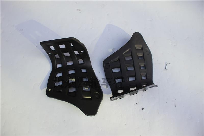 Plastični pedali za ATV Kawasaki s tri kotača – lijevi i desni pedali, par