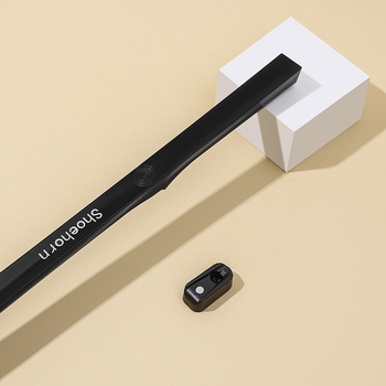 Dispozitiv pentru încălțări cu mâner lung – model Lengthened, stil Long fan shoe horn, potrivit pentru vârstnici și femei însărcinate, pentru toate sezoanele.