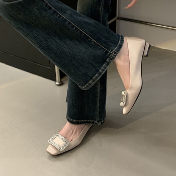 Ženske visoke štikle s kvadratnim nosom, satenski gornji dio, rhinestones ukrasi, niski pet 1–3 cm
