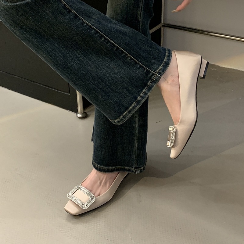 Ženske visoke štikle s kvadratnim nosom, satenski gornji dio, rhinestones ukrasi, niski pet 1–3 cm