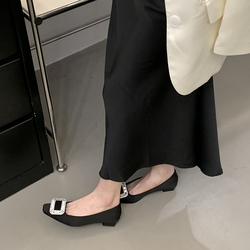Ženske visoke štikle s kvadratnim nosom, satenski gornji dio, rhinestones ukrasi, niski pet 1–3 cm