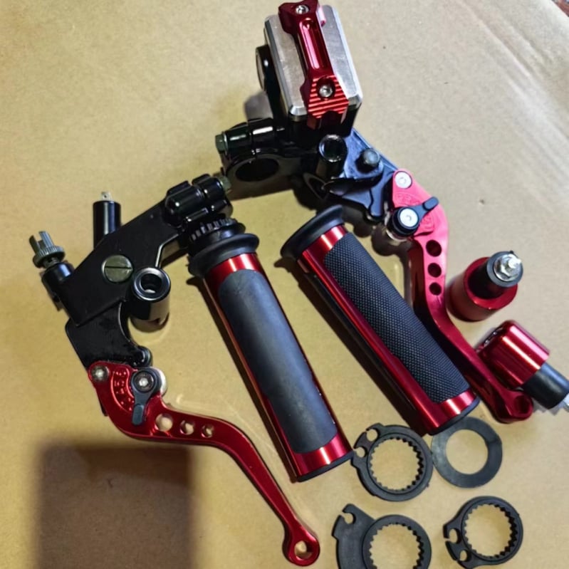 CNC мотоциклетна хидравлична дискова спирачка със съединител и ръчна спирачка – комплект с тапи за кормило (универсален)