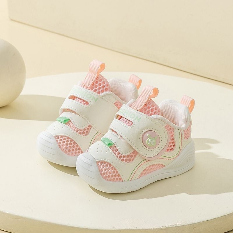 Παιδικά αθλητικά παπούτσια για νήπια – επάνω μέρος από μικροϊνι δέρμα, αντιολισθητική σόλα, 12–36 μηνών, καρτούν εκτύπωση